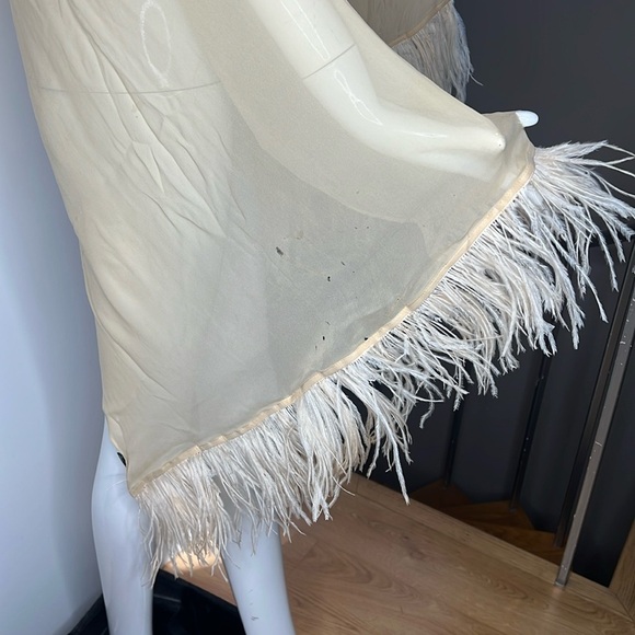 Gucci Vintage Rare Authentic 100% Silk Natural Feather Wrap Shawl 72” x 31” - Picture 4 of 16